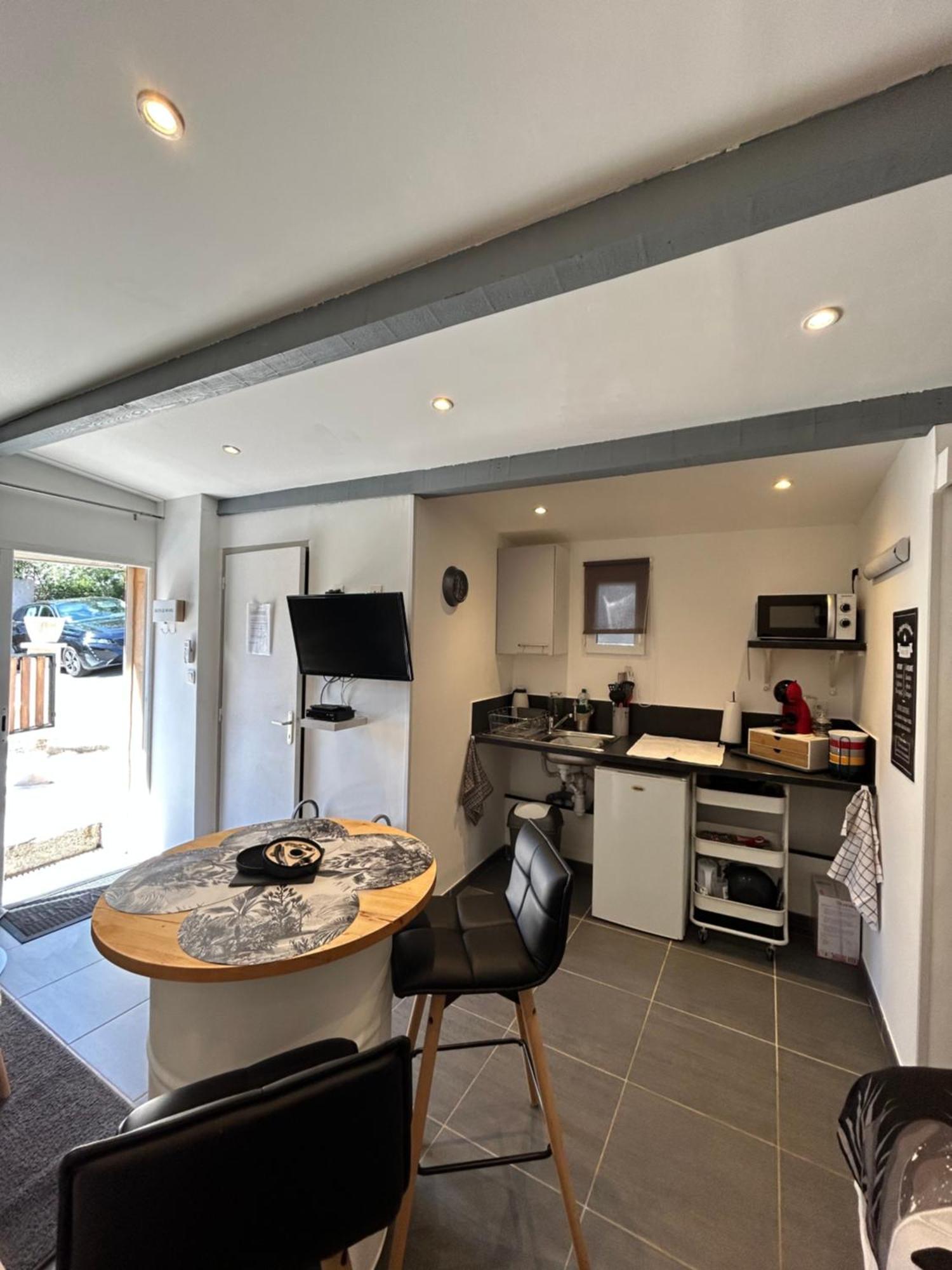 Studio Dans Residence Taradeau Екстериор снимка